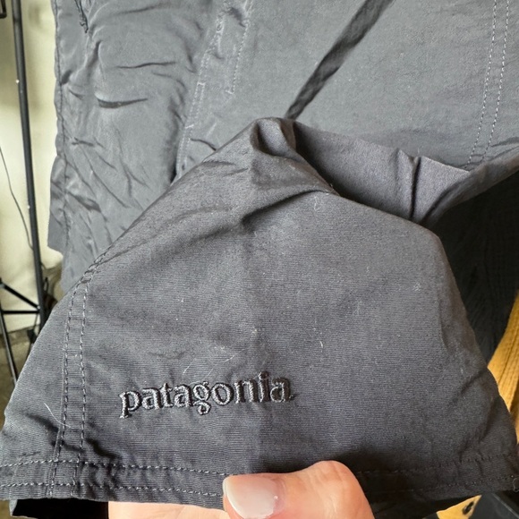 patagonia mens board shorts - black - waist 28 - Picture 2 of 4